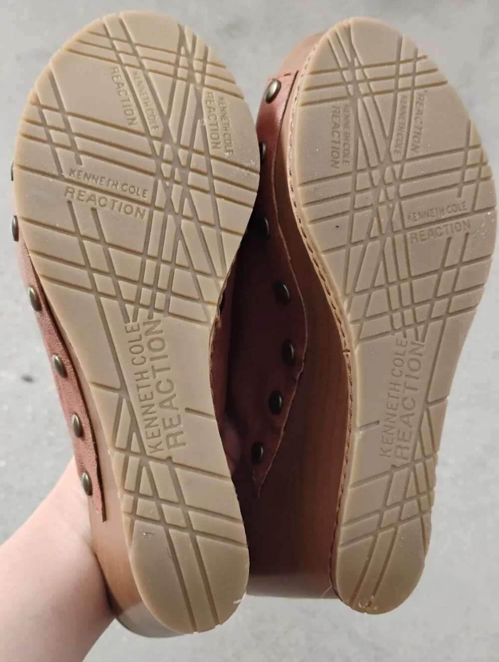 Reaction Kenneth Cole Swell Mauve Brown Open Toe Studded Wedge Slides